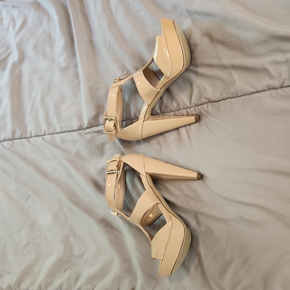 NWT Guess heels size 7 - Picture 4 of 7